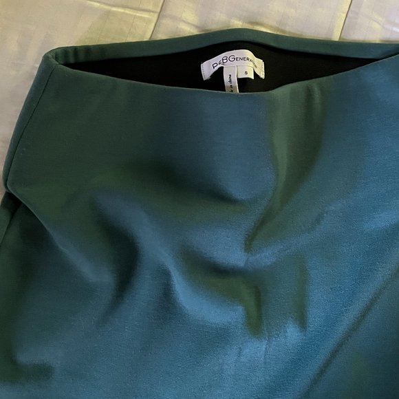 NWOT BCBGeneration, elastic-waist bodycon mini skirt in teal - Picture 2 of 2
